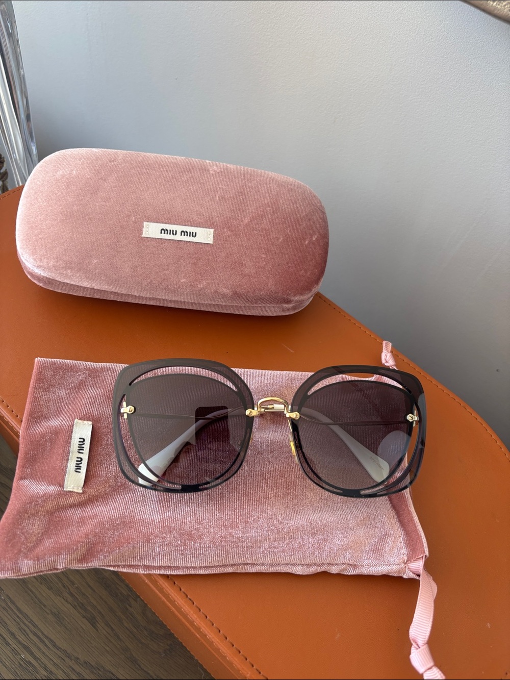 Miu Miu Scenique Evolution sunglasses
